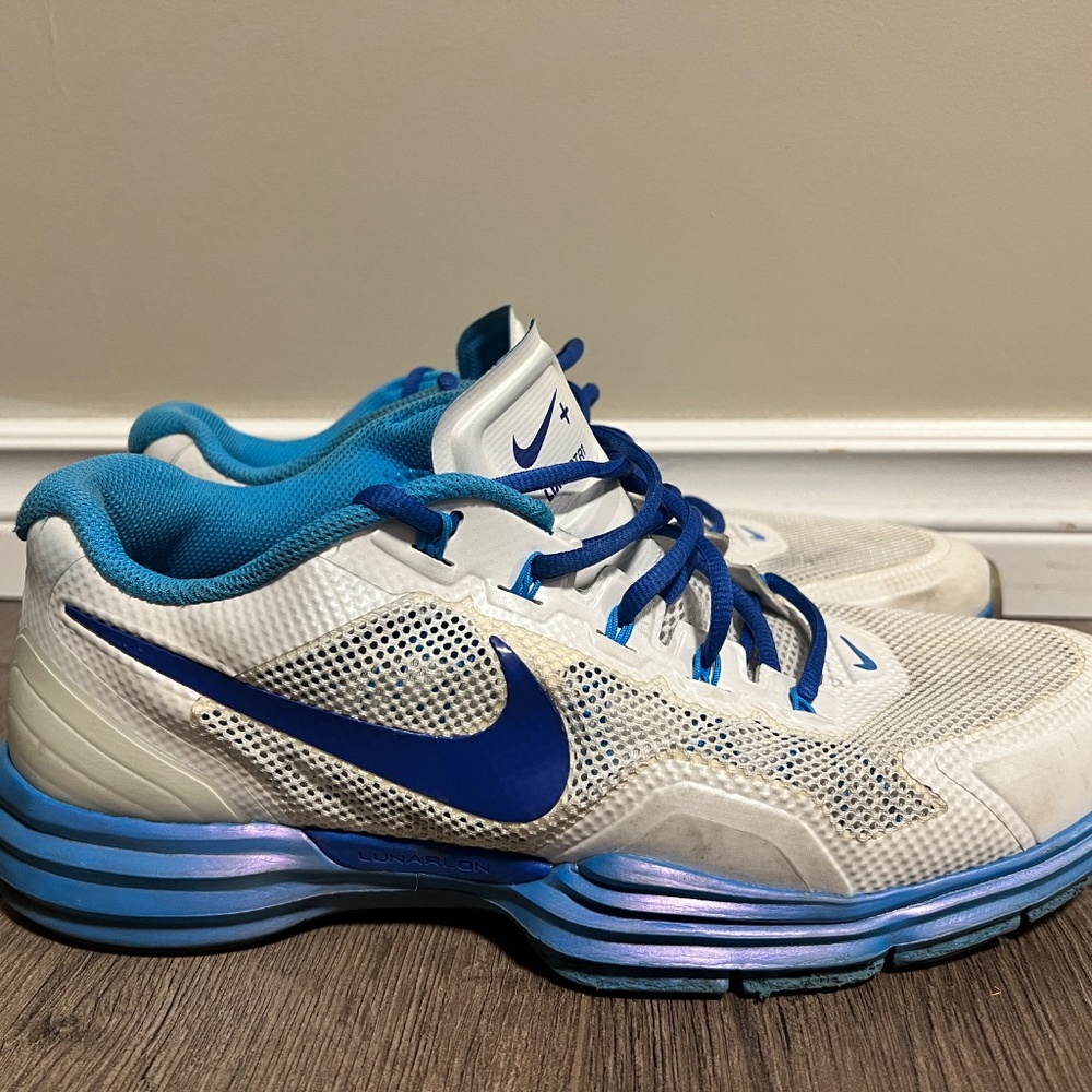 NIKE RUNNING SHOES - Picture 4 of 4